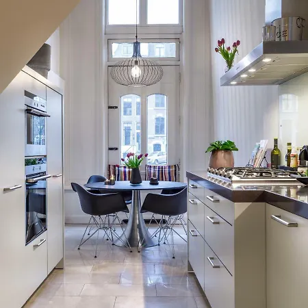 Appartement 18th Century Groundfloor Canal House With Patio/garden