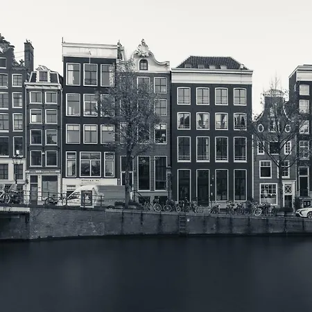 18th Century Groundfloor Canal House With Patio/garden Apartament Amsterdam